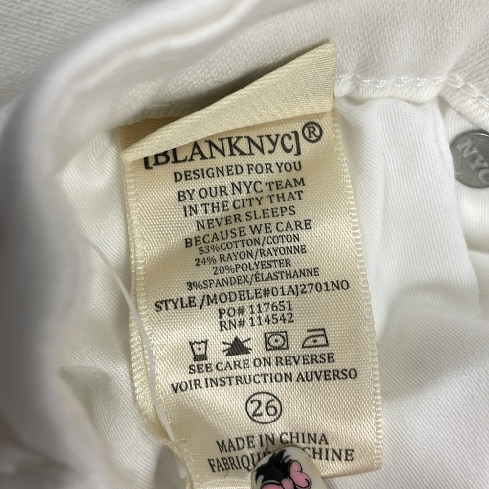 “BlankNYC” Size 26 White High Rise Mini Flare Jeans - Picture 6 of 6